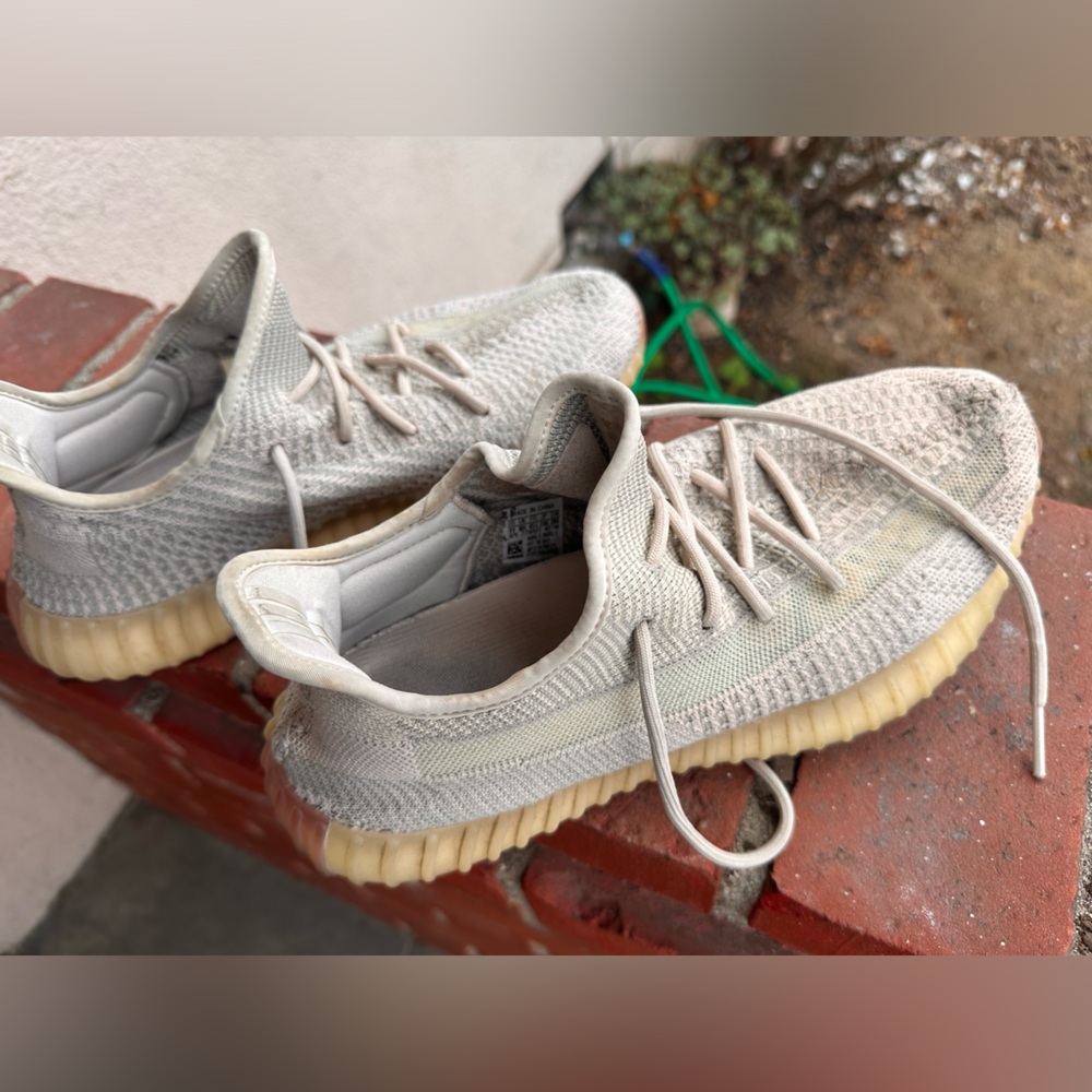 Yeezy Boost 350 V2